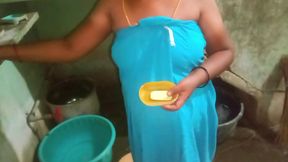 Indian village couple bathing sex video