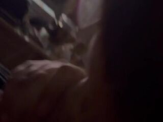 Ver television se volvió una candente escena raunchy con sexo oral pleasure y un gran culo