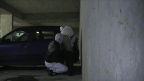baise dans un parking par une racaille de citeabuse dans un parking public ...