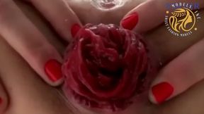 Amateur skank's gaping butt-hole prolapse climax