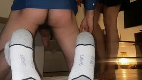 comme promis voici le premier de la reprise. seance ballbusting il s’en ...