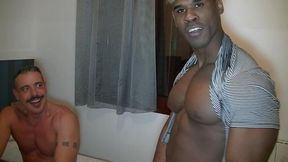 2141 sexy daddy baise bareback par un black muscle tbmj ai adore filme ce ...