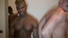 2141 sexy daddy baise bareback par un black muscle tbmj ai adore filme ce ...