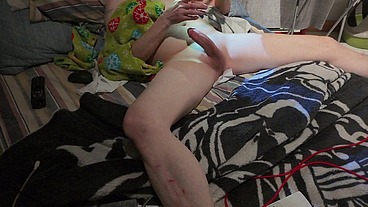 Masturbation pour la première fois avec mon drone en mode stationnaire.