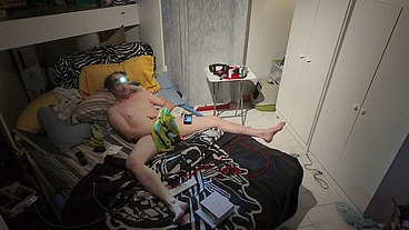 Masturbation pour la première fois avec mon drone en mode stationnaire.