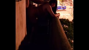 Transei na sacada do pr&eacute_dio bem no hor&aacute_rio do Hush