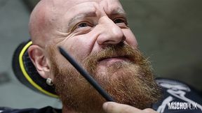 barbeiro entrou pelado pra fazer minha barba