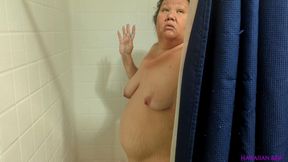 Hubby Jerks While I Shower 🚿