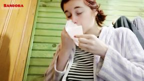 fétichisme éternuement et mouchage
sneezing and blowing fetish