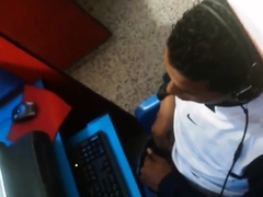 Str8 spy guy cum in his hand in cyber cafe