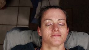 Amateur babe gets double facial from two friends