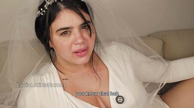 Cuckold bride deepthroats rough dildo while twerking on big ass