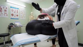 "Masked Doctor Gives Perverted Oil Butt Massage to BBW Patient"