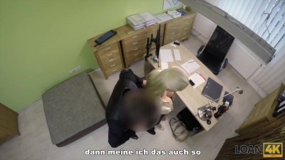 Verkaufsszene: Wunderschöne Verkäuferin lässt es krachen!