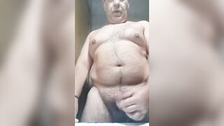 Calentón nocturno en el baño con streptease paja y corrida final PARTE two/two