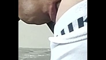 Veio s&oacute_ pra tatuar a bunda e saiu com ela aberta e cheia de leite