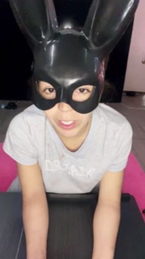 I invite my friend to have a threesome