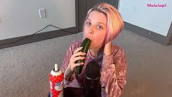 ASMR-Cucumber Sucking