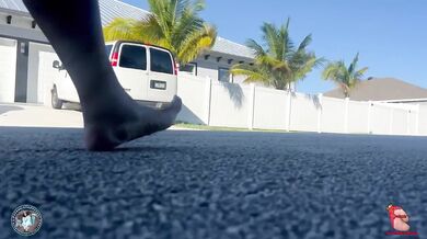 Crusty big feet on a pretty girl while she JOIs her hungry soles