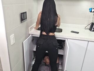 Lustful Colombian seduces the plumber and ends up riding his schlong - ALEJANDRA PALACIOS