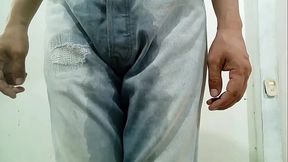 Pantalones orinados con dos deliciosos orgasmos lleno de placer y felicidad