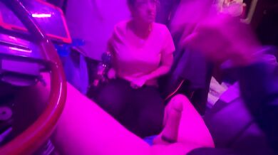 Trucker’s wife deepthroats his big dick under purple glow