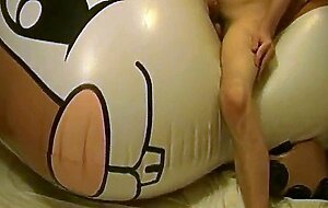 Giant inflatable toy humping cum