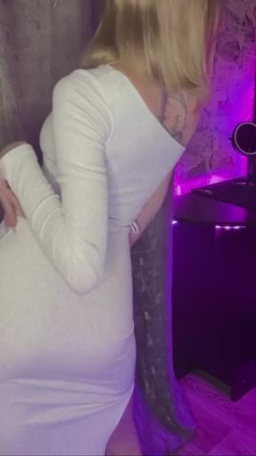 Her Striptease is Insanely Exciting