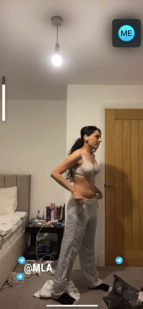 Female Onlyfans