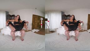 Beauty gymnast takes big shaft in flexi sex positions
