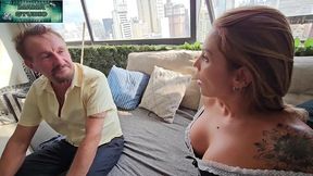 eu, mama studio vovo tarado espiando a faxineira na limpeza do asilo - vovo me pegou de quatro e fodeu forte!