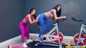 Horny Lesbos And Energizi With Sophia Leone And Katana Kombat