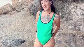 Fol Ndome En La Playa. Desconocido Se Pajea Conmigo