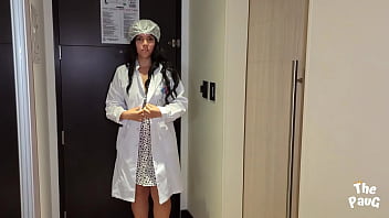 MEDICAL SERVICE AT THE HOTEL! MILF doctor examined a guest&#039_s cock