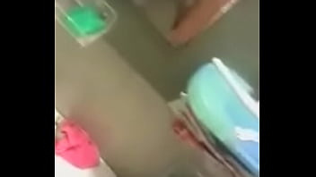 Se graba lo rica que esta para su novio