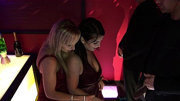 Diana Gold And Kristi Love In Fairway Fuck And Suck Session