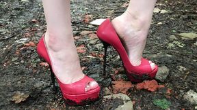 High heels in mud, high heels stuck, high heels stuck in ground, dirty high heels walking