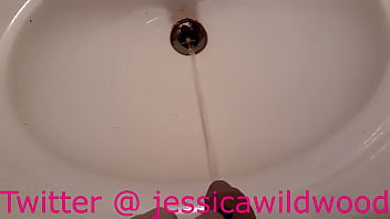 Jessica wildwood Piss'_s in the sink 2020