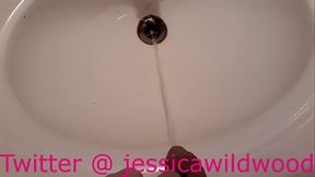 Jessica wildwood Piss'_s in the sink 2020
