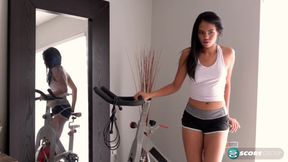 Berlyn's workout turns into a pussy workout