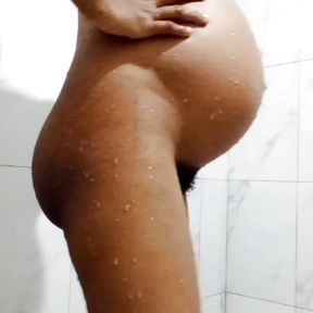 Desi Pregnant Teen Bathing