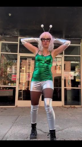 Suzy Wylde Coming in Hot and Horny for This Fresh Content!