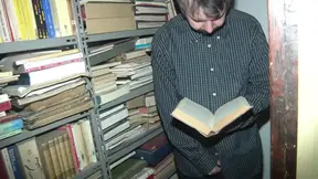 Librarian caregiver gives hot mouth service