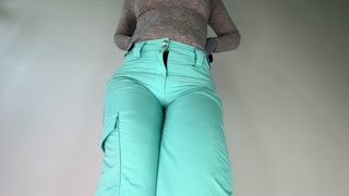 🥇Wetting Challenge: Peeing in Snowboard Pants