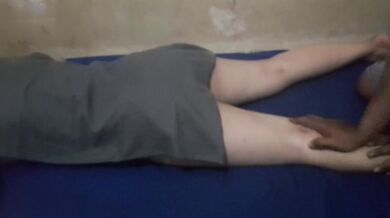 Pijat memek tante girang sambil ngocol kontol