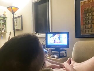 FtM rubs clitoris and rides pillow during the time that watching porn