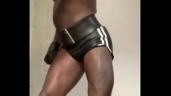 Butt Flex Toying Bate &amp_ Bust Trailer