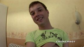 des beaux mecs jeuens heteros de budapest baisent sans capote