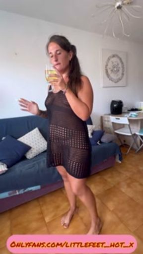 💦HOT Pissing While Smoking A Cigarette