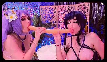 Epic Cosplay Encounter: Raiden Shogun & Keqing Unite!